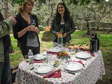 Escursioni intorno a Cortona per scoprire i cibi e il vino | Toscana e Gusto – Tour Guidati in Val di Chiana